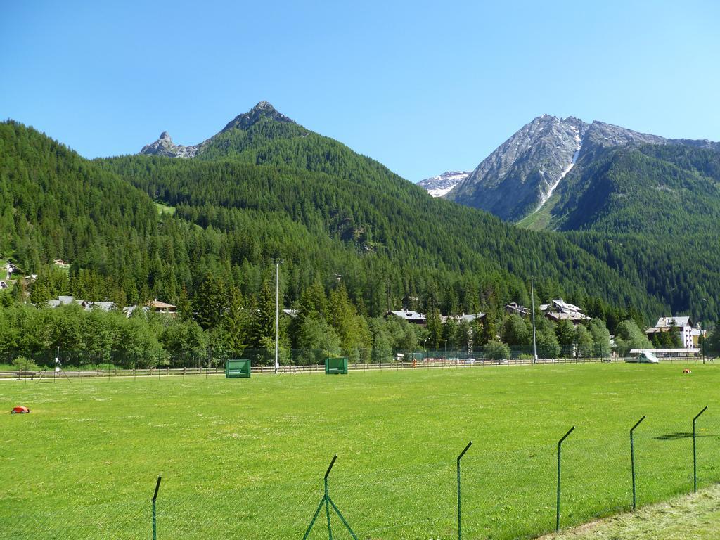 Hotel L' Aiglon Champoluc Bagian luar foto