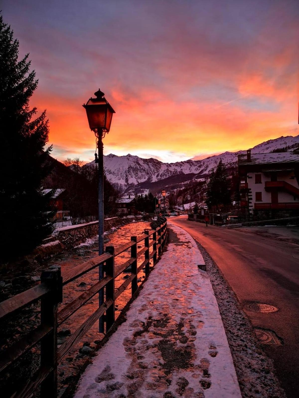 Hotel L' Aiglon Champoluc Bagian luar foto