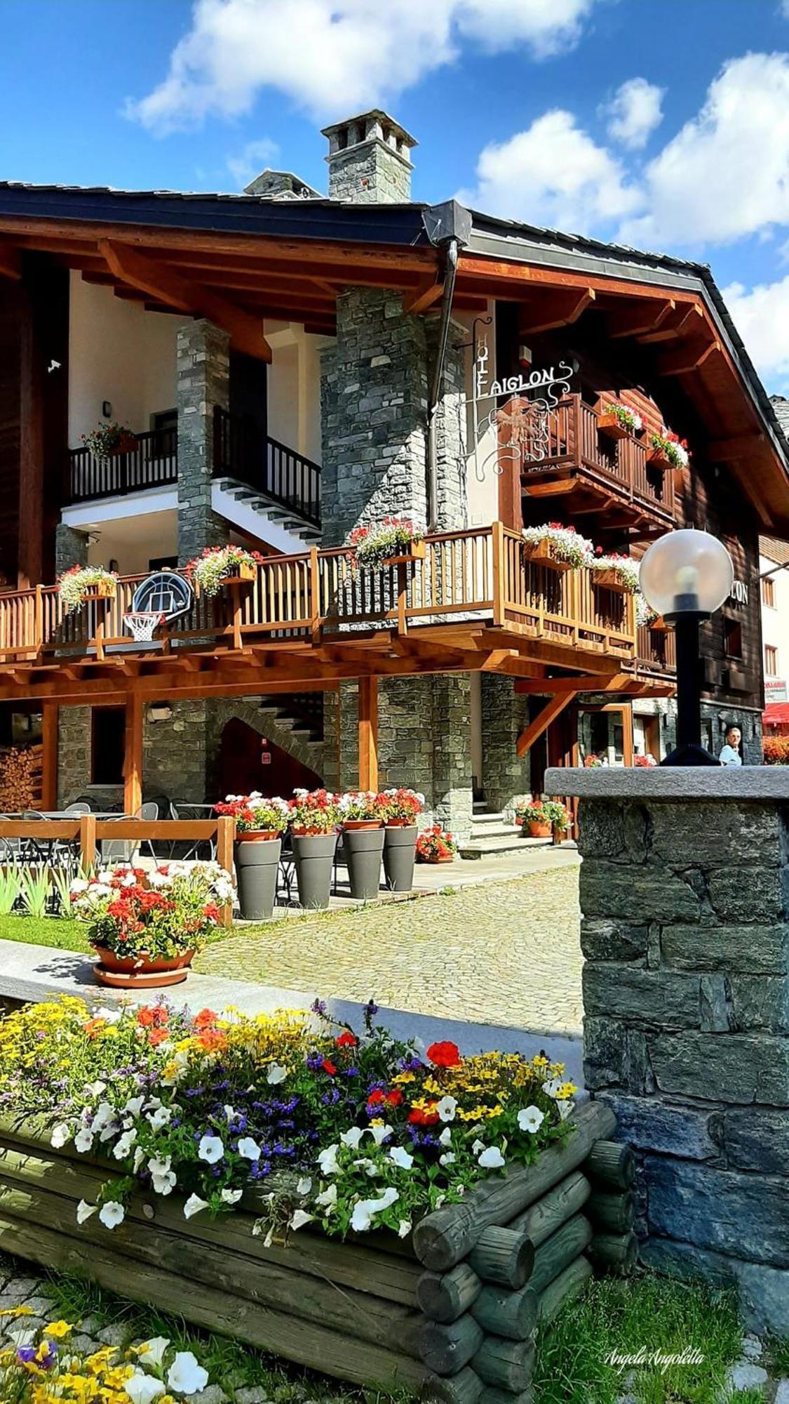 Hotel L' Aiglon Champoluc Bagian luar foto