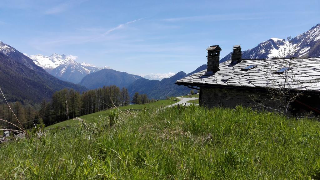 Hotel L' Aiglon Champoluc Bagian luar foto