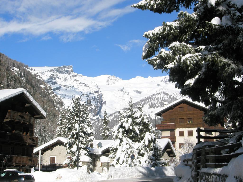 Hotel L' Aiglon Champoluc Bagian luar foto