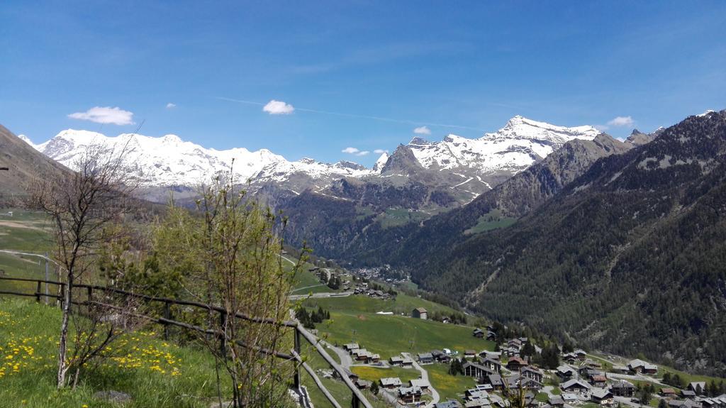 Hotel L' Aiglon Champoluc Bagian luar foto