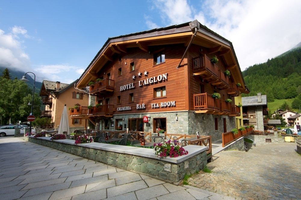 Hotel L' Aiglon Champoluc Bagian luar foto