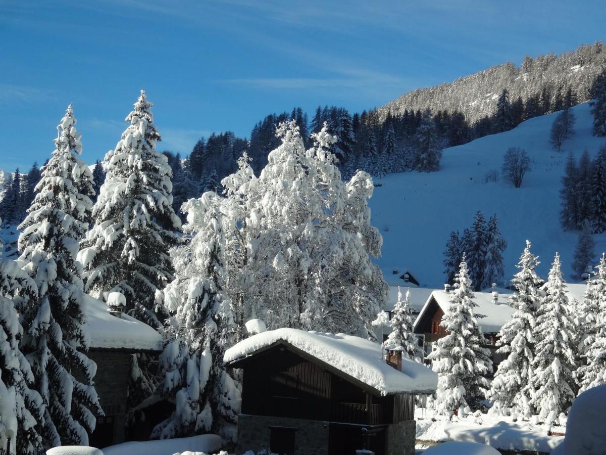 Hotel L' Aiglon Champoluc Bagian luar foto